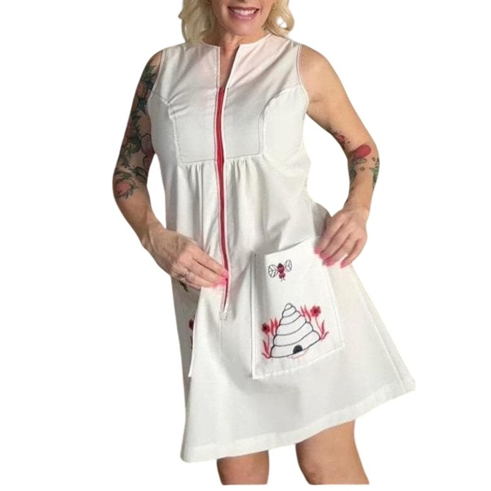Vintage Gillies White Beehive Embroidered Zip Front House Dress Lounger M L